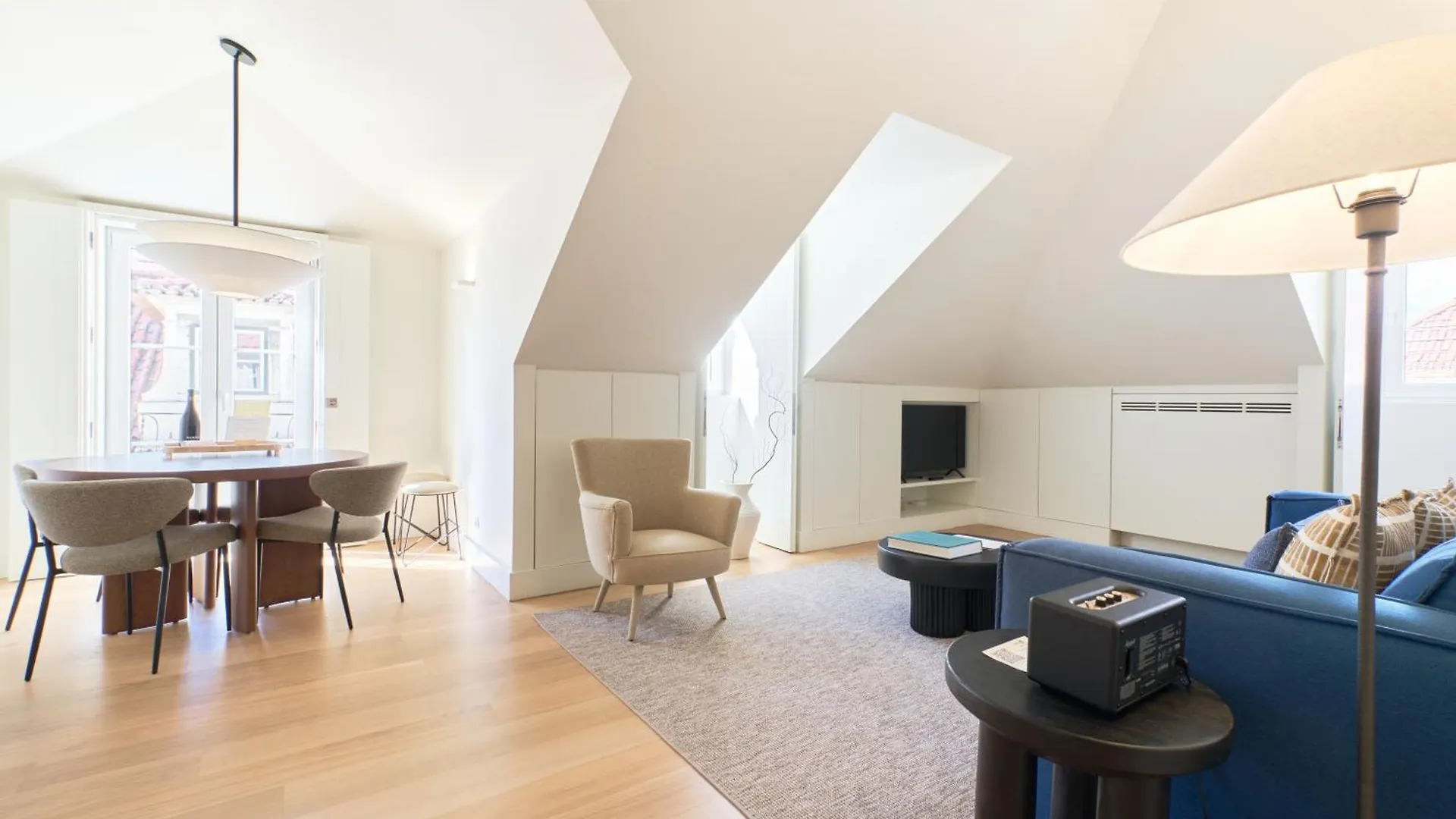 Ando Living - Santa Justa 79 House Apartment Lisbon Portugal