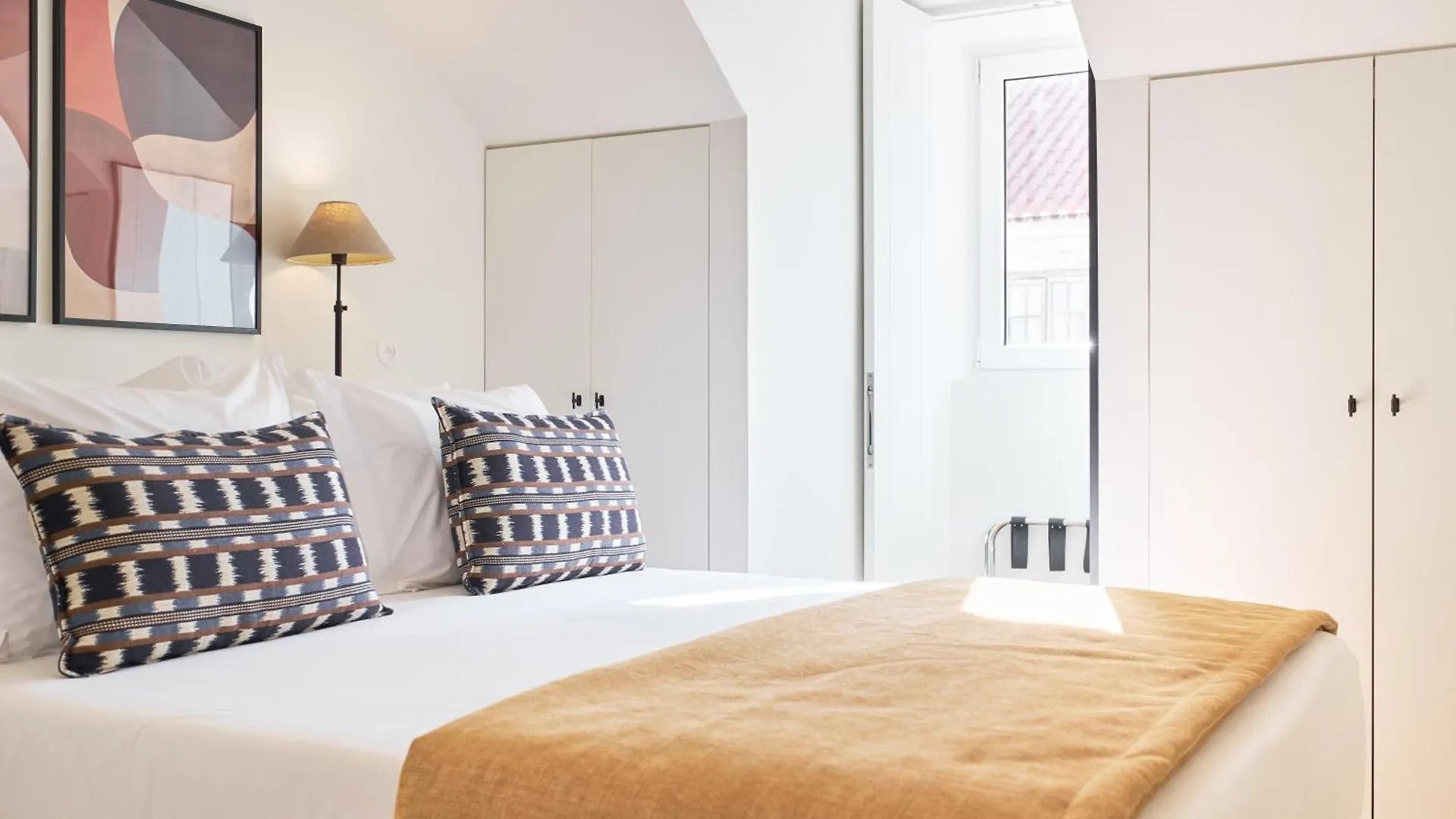 Ando Living - Santa Justa 79 House Apartment Lisbon