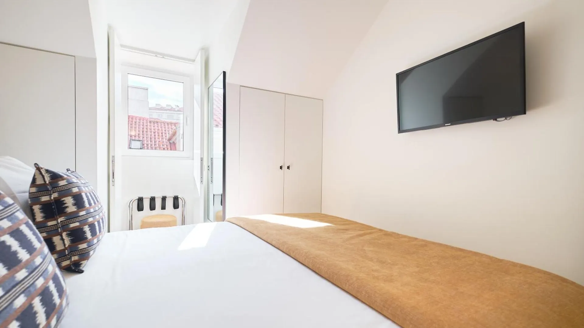 Ando Living - Santa Justa 79 House Apartment Lisbon