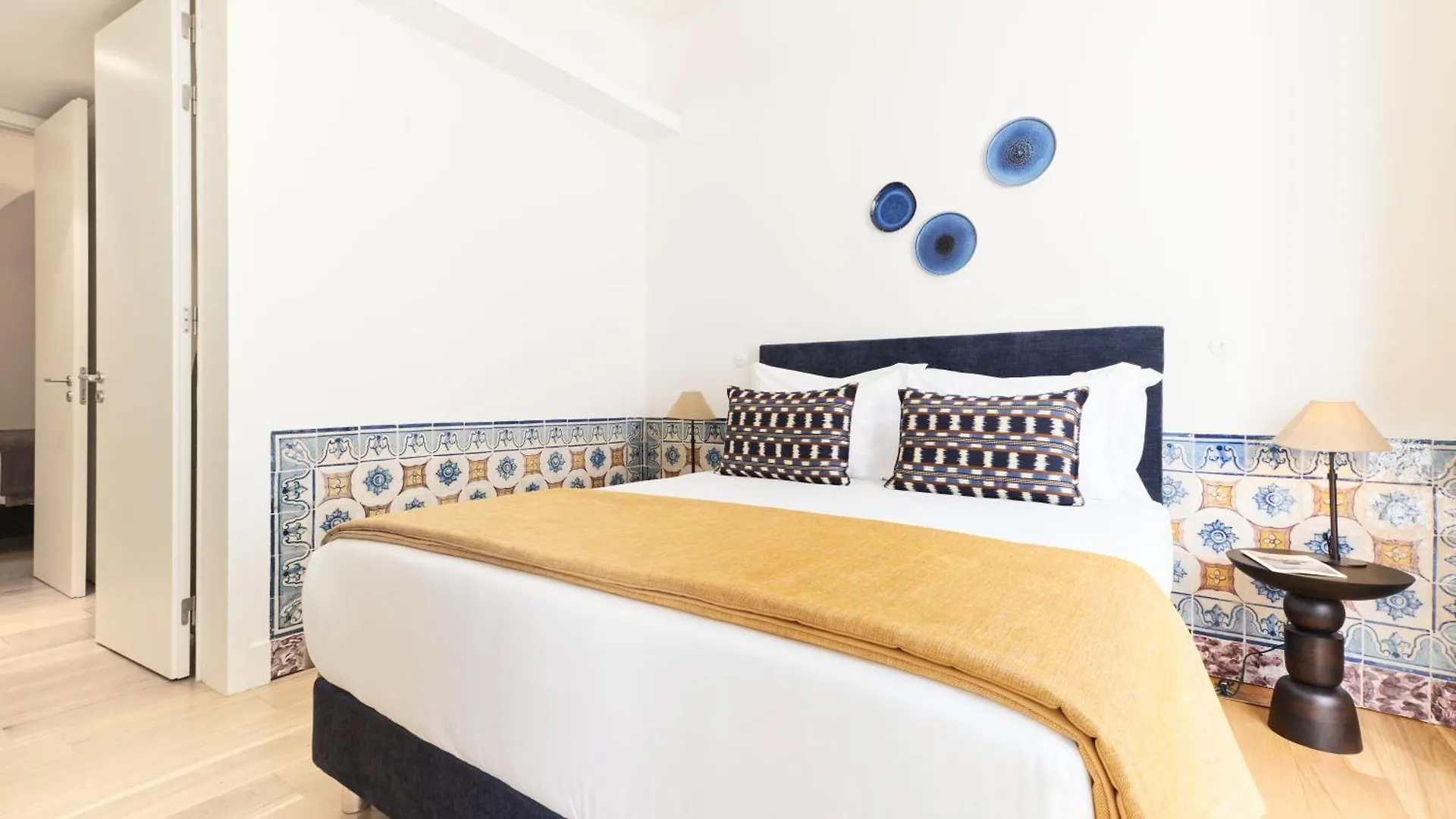 Ando Living - Santa Justa 79 House Apartment Lisbon Portugal