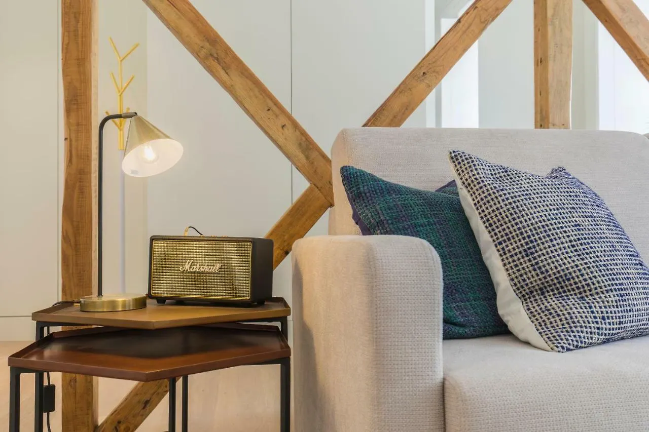 Ando Living - Santa Justa 79 House Apartment Lisbon
